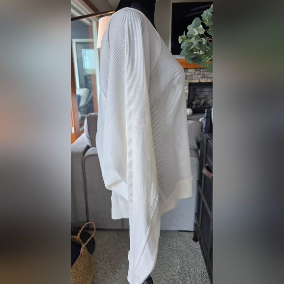 Free People Santa Clara Long Sleeve Thermal Top Women's Size Med NWT - Picture 6 of 11